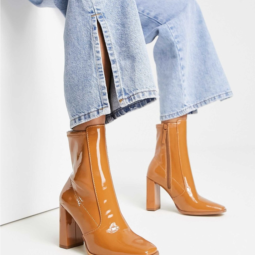 ALDO Audrella stretch bootie in caramel patent faux leather size 6.5